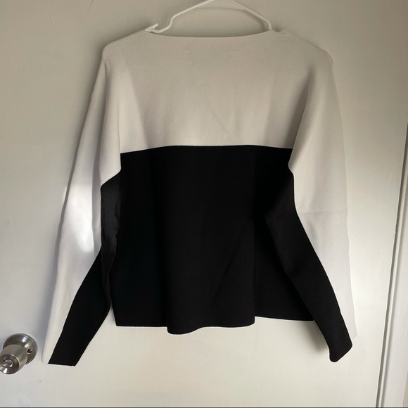 Kendal and Kylie Color block black and white Sweater - Picture 6 of 6